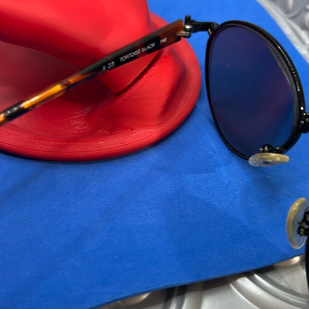 🔥 Fantastic Fendi Sunglasses lenses need to be replaced preowned‎ - Picture 5 of 6